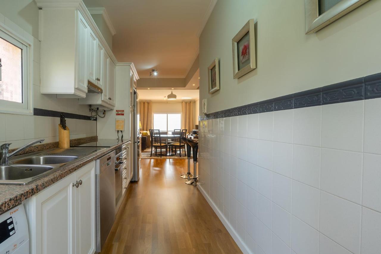 Stylish Apartment With Balcony And Amazing Views Over Funchal And The Sea Exterior photo